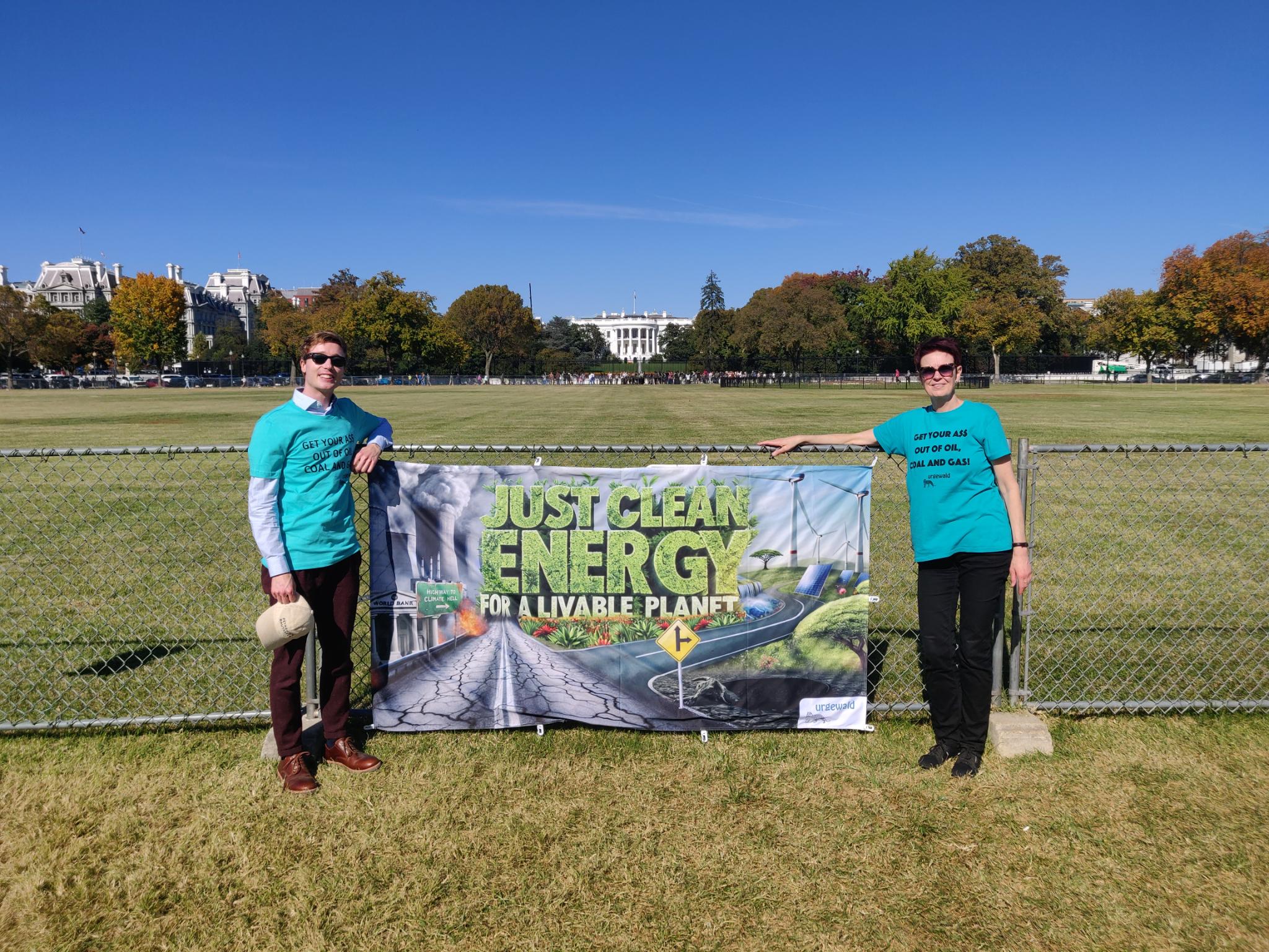 Jannis Perzlmeier und Ute Koczy, World Bank Action Day, DC, Oktober 2024.